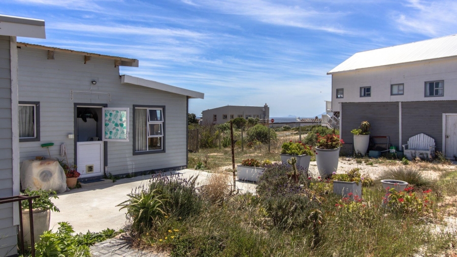 4 Bedroom Property for Sale in De Kelders Western Cape